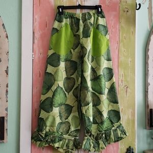 One of a kind lagenlook bloomers scattered leaves